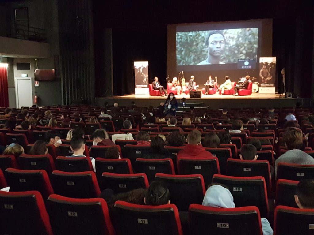 Diritti negli occhi, al via gli incontri di sensibilizzazione nelle scuole e il workshop sul contrasto al caporalato in agricoltura￼